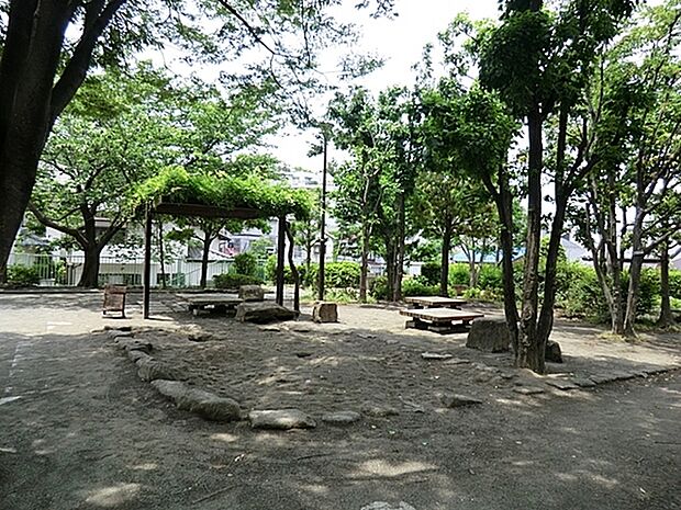 駒岡内町第二公園まで933m