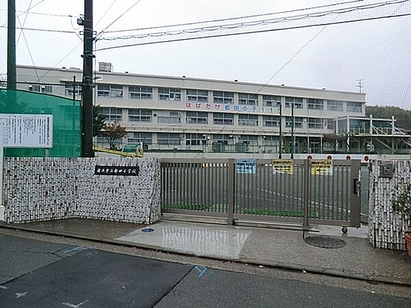 横浜市立都田小学校まで1144m