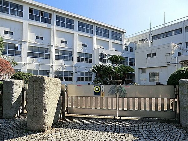 横浜市立高田東小学校まで364m