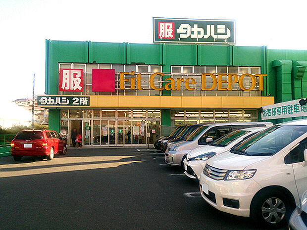 フィットケアデポ富岡西店まで1103m、富岡小学校の近くにあるドラッグストア。夜22時まで営業しています。