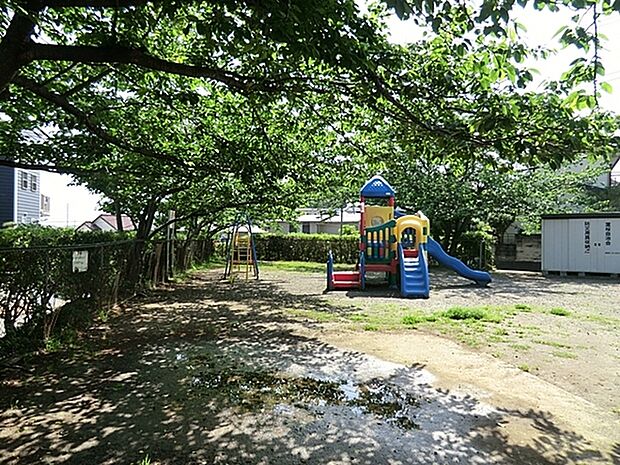 葉桜公園まで1217m