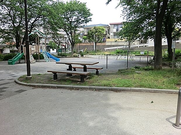 六ツ川二丁目第二公園まで377m