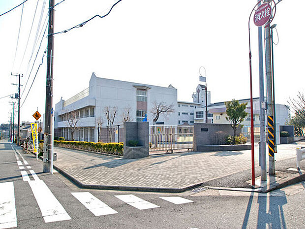 横浜市立岩井原中学校まで1408m