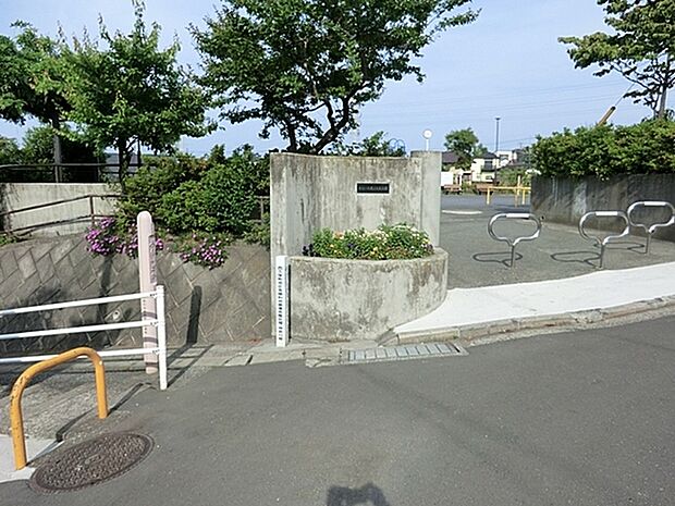みらいの見える丘公園まで319m、高台にある公園で、みなとみらいエリアを見渡せます。