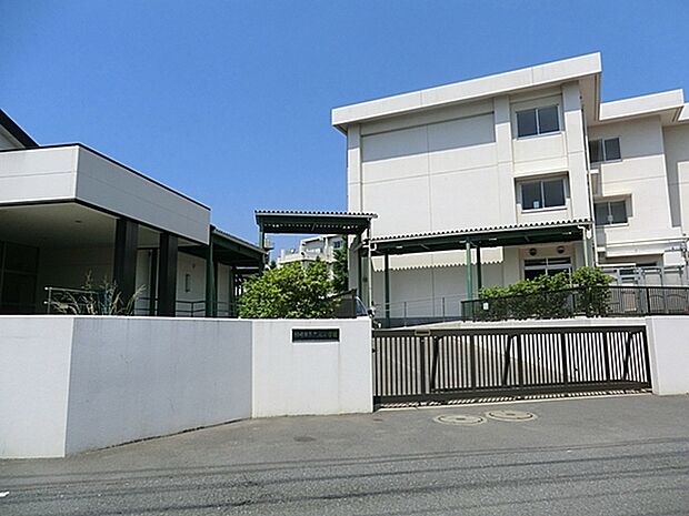 川崎市立久地小学校まで866m