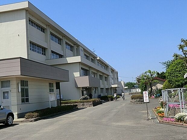 茅ケ崎市立鶴嶺中学校まで1260m