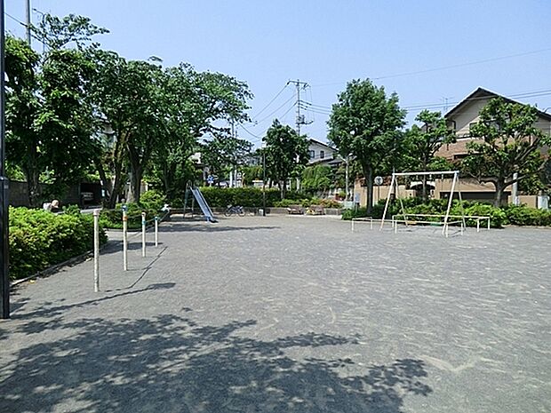 白山第三公園まで679m