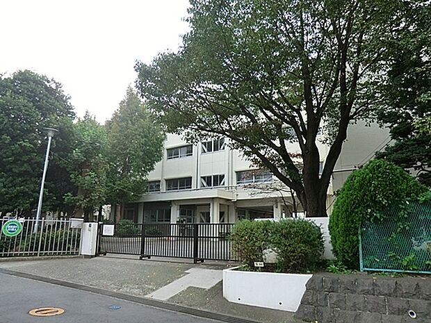 横浜市立下和泉小学校まで638m