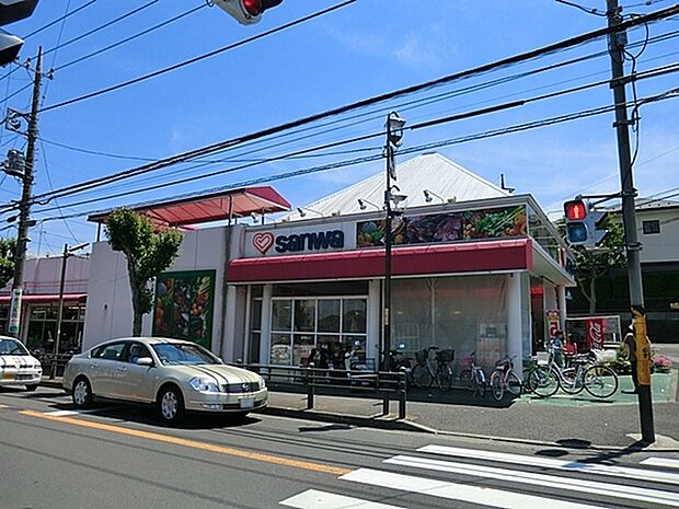 sanwa奈良北店まで253m、奈良北団地にあるスーパー。夜21時まで営業しています。