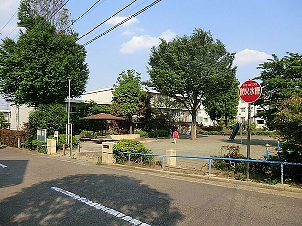 千草台第四公園まで698m