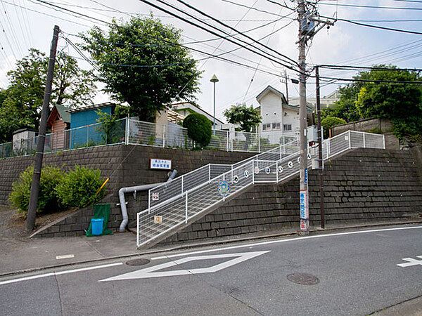 明治保育園まで678m