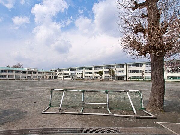 茅ヶ崎市立松林小学校まで678m