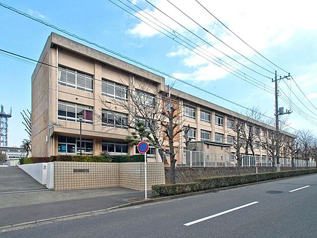 藤沢市立滝の沢中学校まで771m
