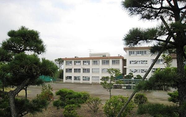 茅ヶ崎市立松林中学校まで1160m