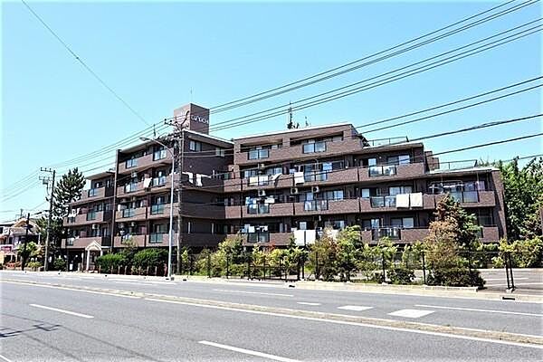 JR「辻堂」駅前には大型商業施設が多数あり楽しくい買い物ができます