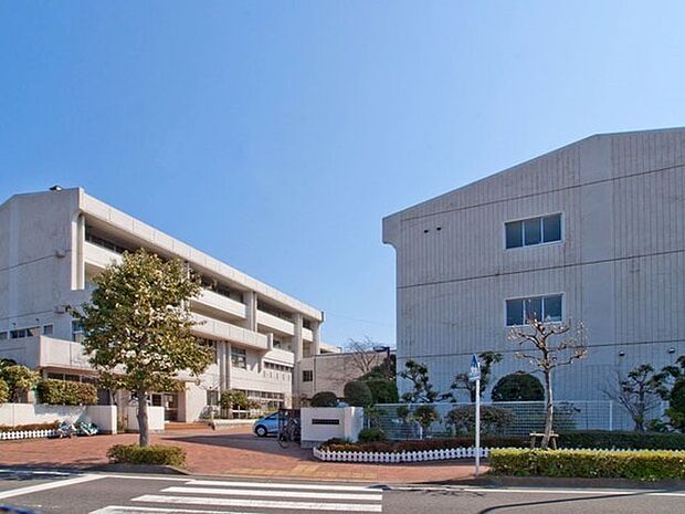 藤沢市立羽鳥中学校まで443m