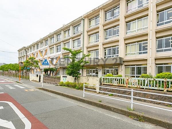 羽鳥小学校まで320m