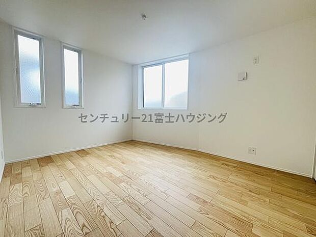 約7.3帖の洋室です。