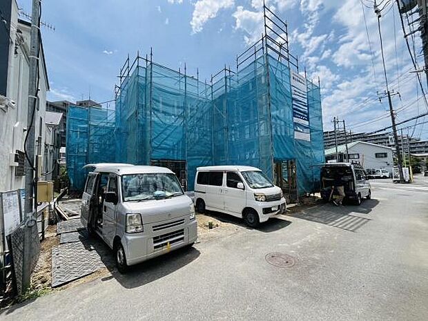 交通量少なく車の出し入れしやすいです!