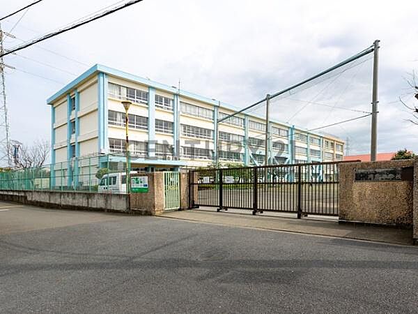茅ヶ崎市立円蔵小学校まで405m