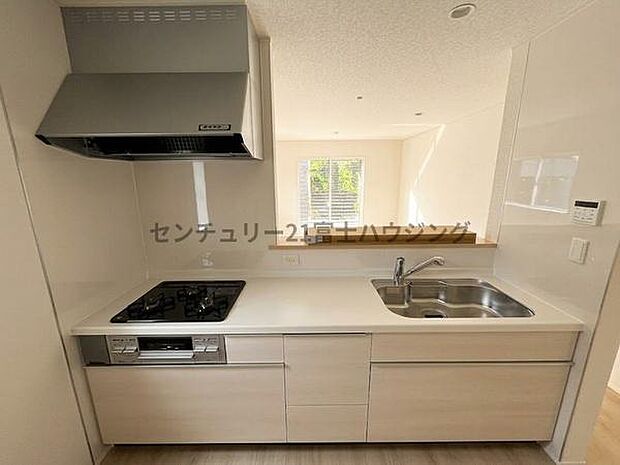 キッチンスペースも広々しています!※AIによる画像加工を行っております。