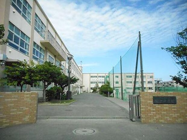 茅ヶ崎市立松浪中学校まで604m
