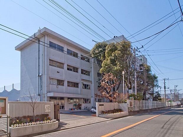 藤沢市立明治中学校まで501m