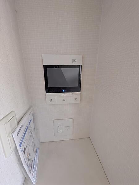 来客時に安心のTVモニター付きインターホン。
