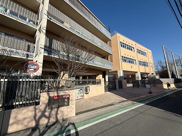 杉並区立天沼小学校まで442m