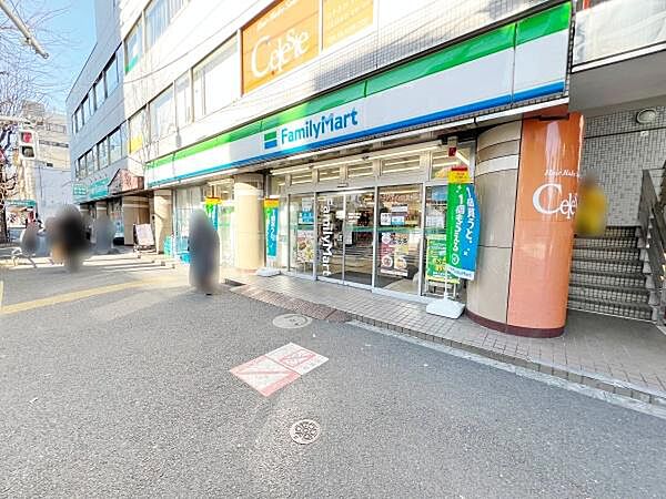 ファミリーマート天沼3丁目店まで747m