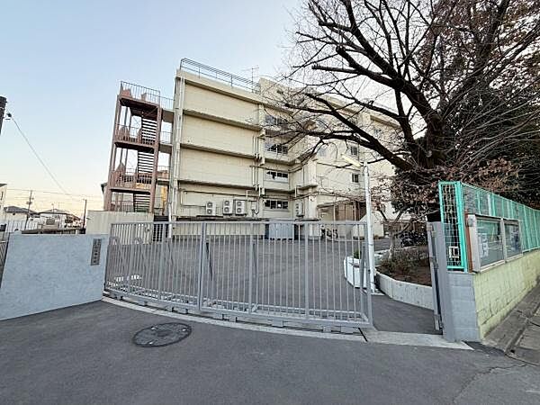 杉並区立荻窪中学校まで621m