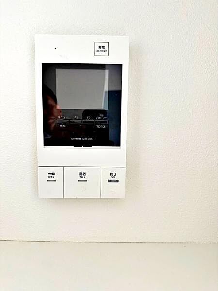 【インターホン】来客確認ができるＴＶモニター付きインターホンです。