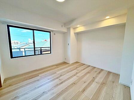 【洋室】どんな家具にも合わせやすい洋室