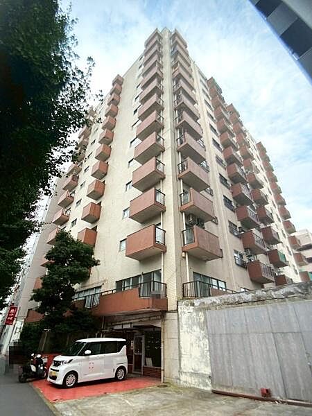 【外観】1971年7月築　鉄骨鉄筋コンクリート造　地下1階付14階建（2階部分）