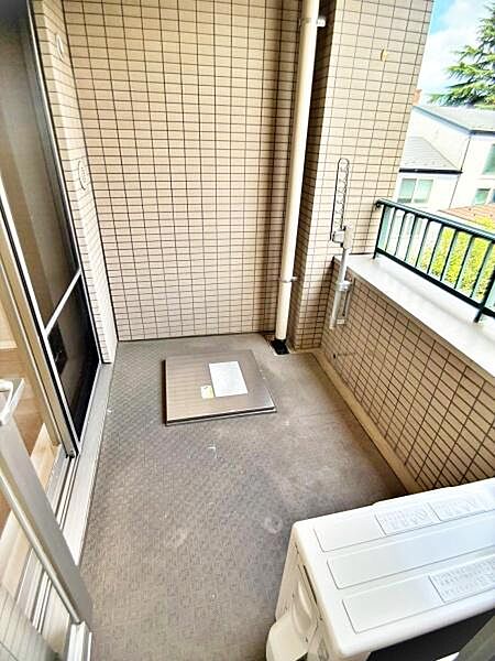 【バルコニー】通風良好なバルコニー。