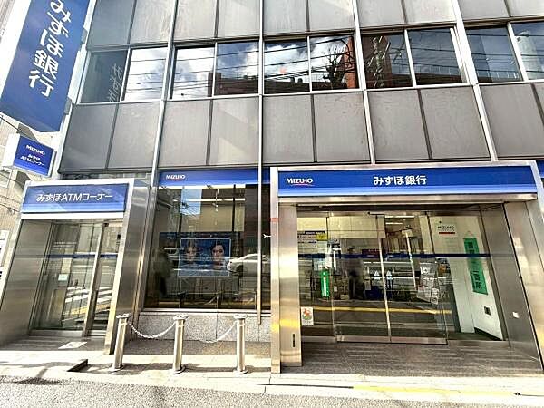 みずほ銀行高井戸特別出張所まで475m