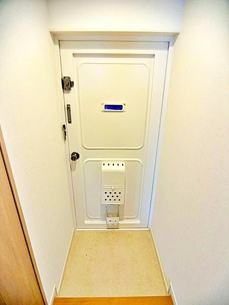 【玄関】落ち着いたデザインの玄関スペースです。