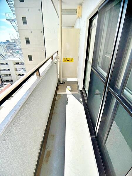 【バルコニー】南側バルコニー。陽当たり良好でお洗濯物も乾きやすい
