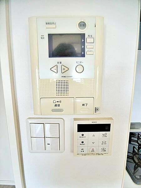 【インターホン】来客確認ができるＴＶモニター付きインターホンです。