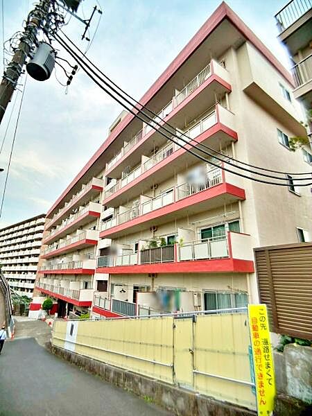 【外観】1970年1月築　鉄筋コンクリート造　地下1階付6階建（1階部分）