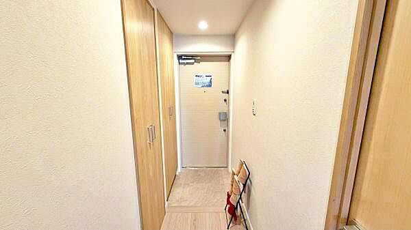 【玄関】シューズボックス付で、玄関回りをすっきりと見せることができます。