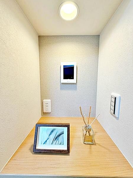 【インターホン】来客確認ができるＴＶモニター付きインターホンです。