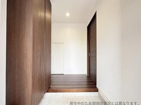 玄関を拡大表示