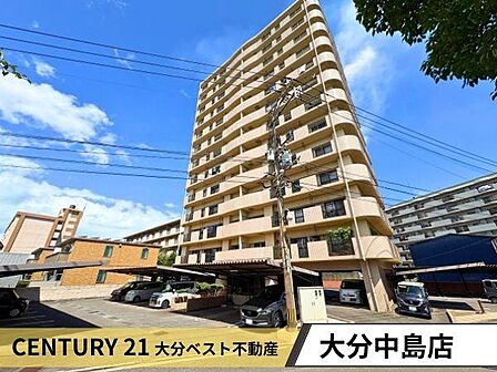前面道路も広く、ゆったり出入りできます