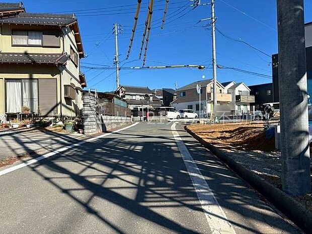 西側公道 幅員約3.5m〜4.2m