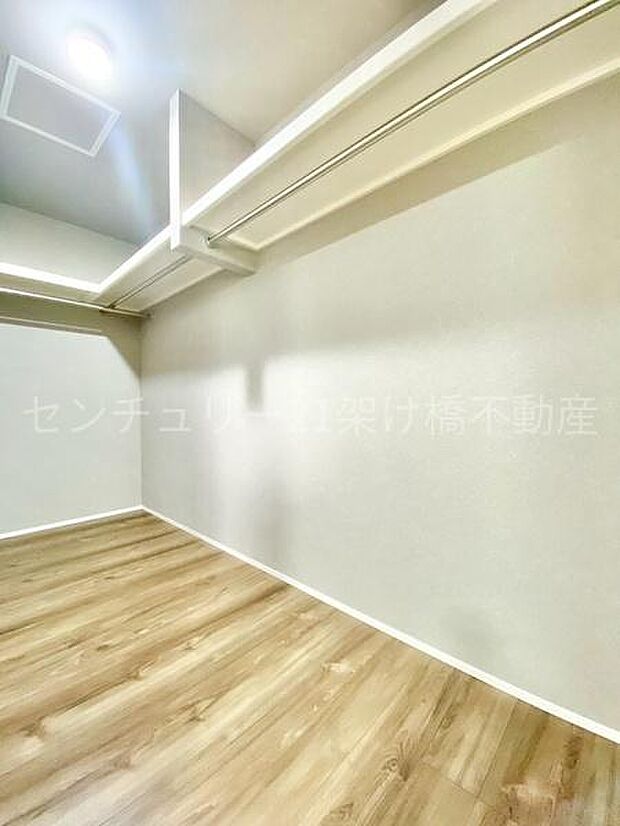 【2階 洋室 7.5帖】ウォークインクローゼット