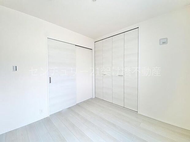 1階 洋室 4.5帖LDKと隣接する洋室は子供部屋にもおすすめです