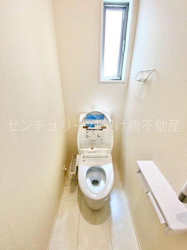 トイレ2箇所ございます♪