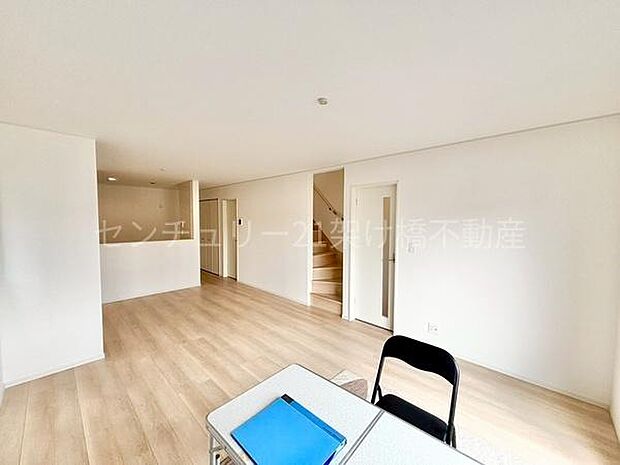 【LDK 19帖】別角度防犯面やお子様が大きくなってからも安心なリビング階段採用!