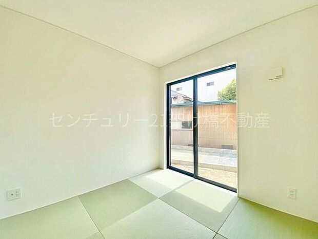 【和室4.5帖】リビングの隣の和室です◎